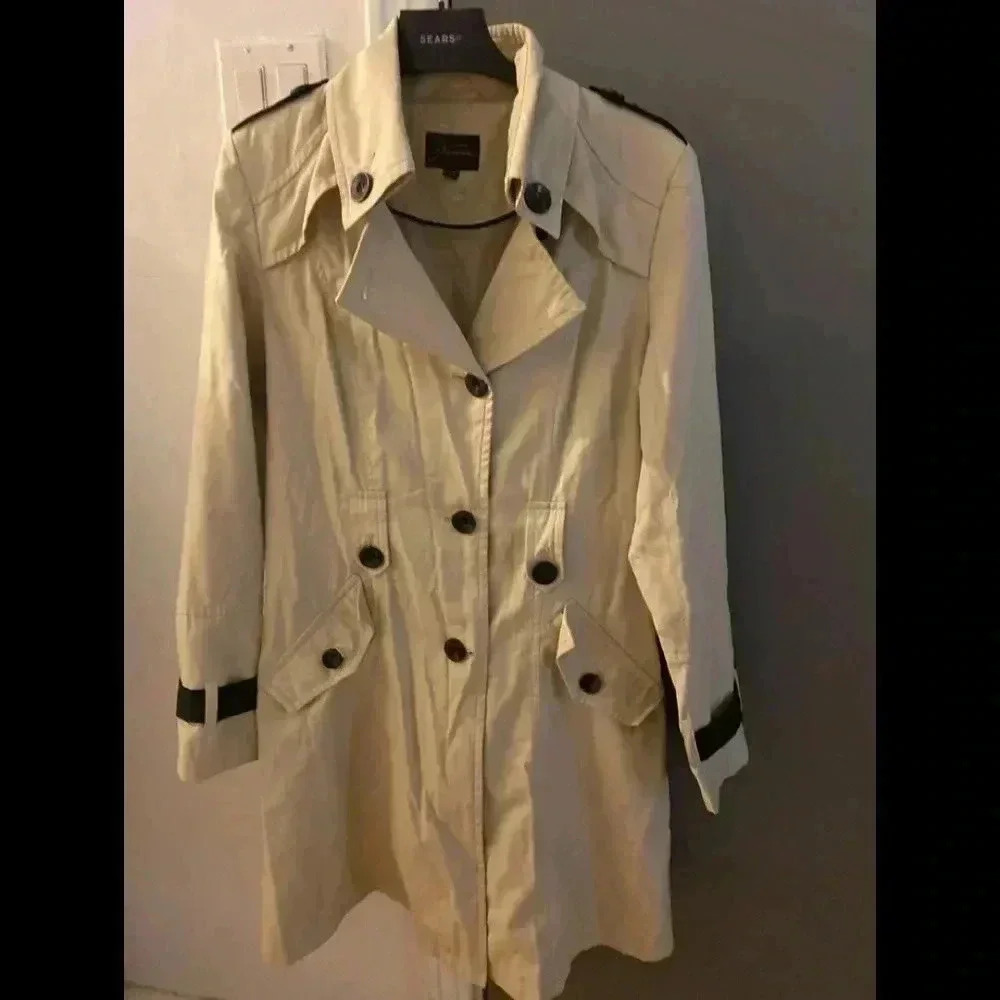 Trenchcoat‎
